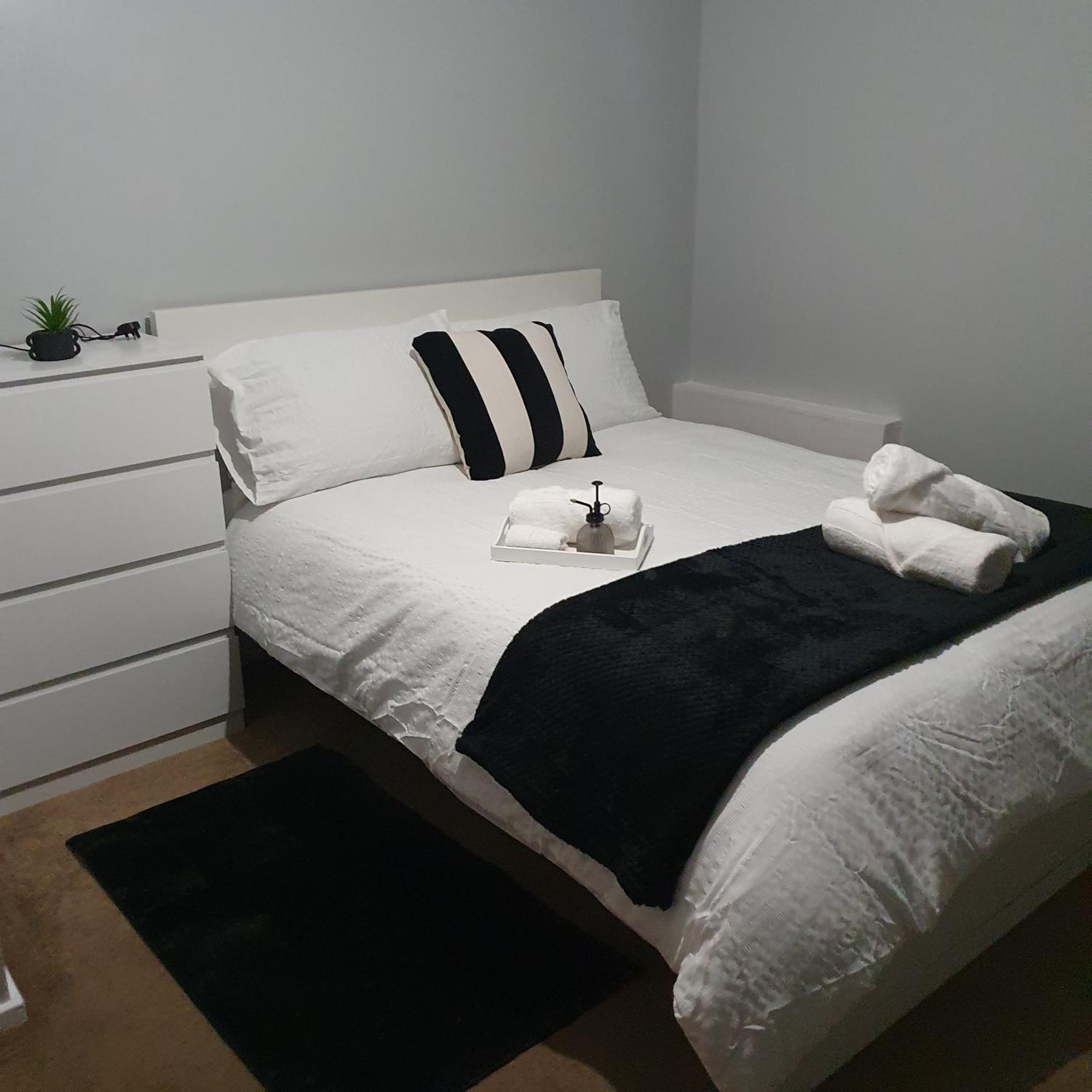 Yolo House Hotel Лондон Екстериор снимка