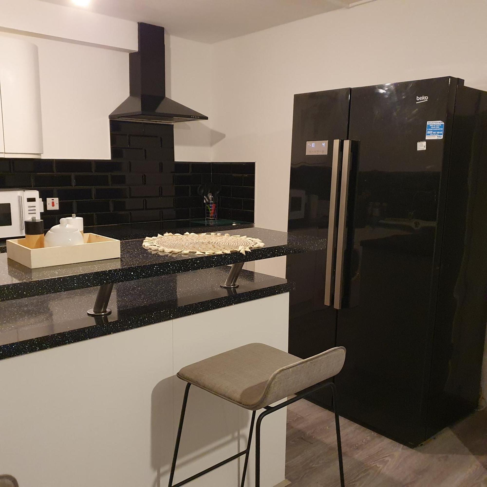 Yolo House Hotel Лондон Екстериор снимка