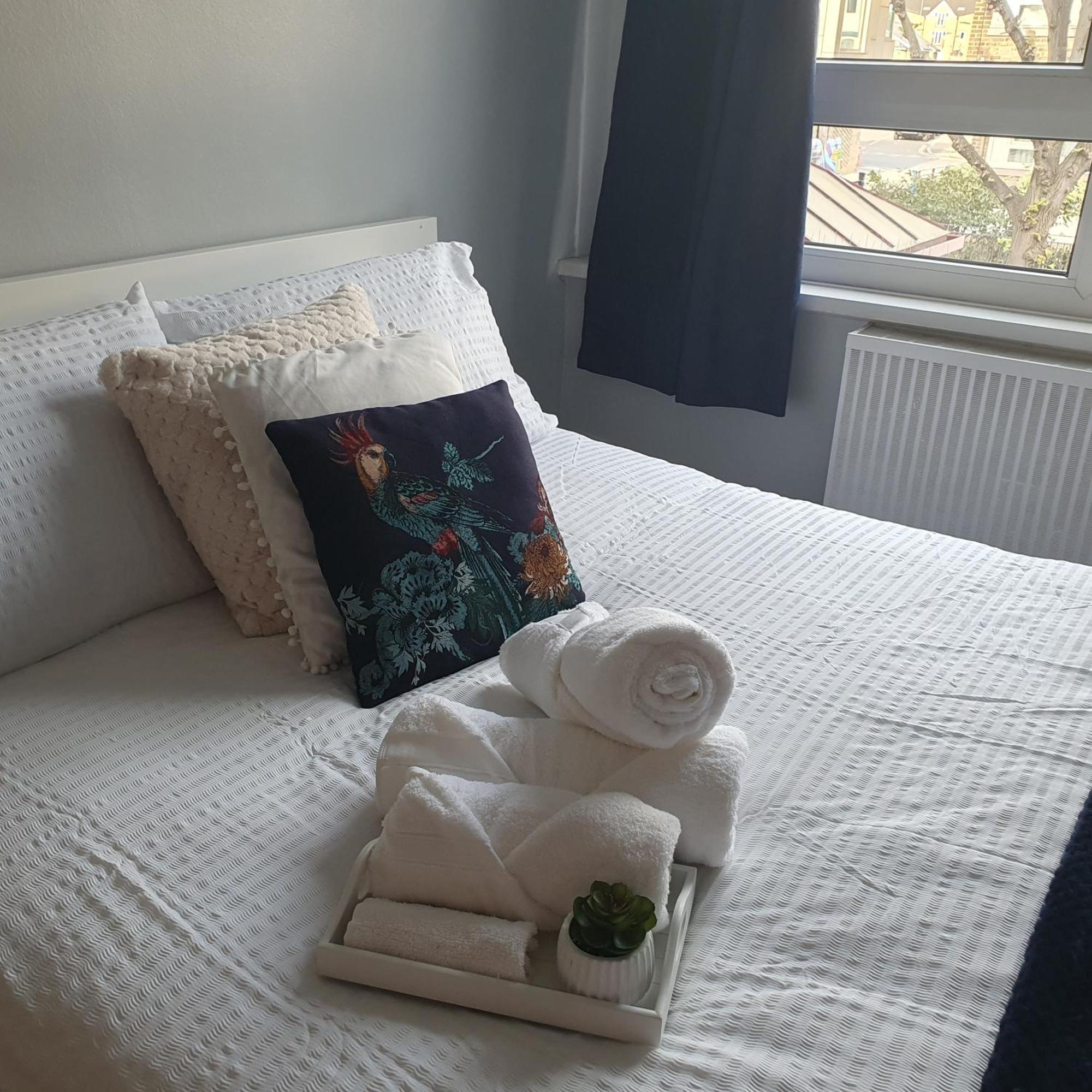 Yolo House Hotel Лондон Екстериор снимка